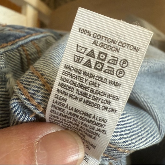 Lucky Brand Women’s Distressed Denim Jean Jacket Medium Casual Faded 100% Cotton - Picture 8 of 8